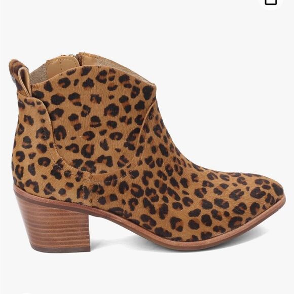UGG Kingsburg Western Side Zip Wood Block Heel Ankle Boot in Leopard, Size NWOB - Picture 2 of 10
